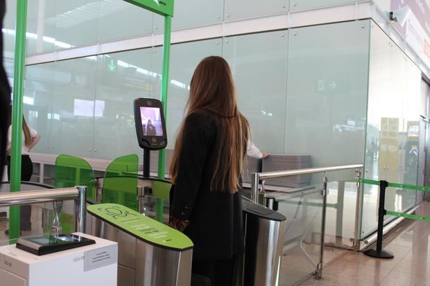 El Aeropuerto de El Prat- Barcelona inicia una prueba piloto de un nuevo sistema de reconocimiento facial para embarcar