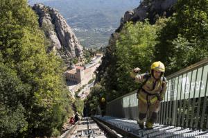 Récord de Participación: Más de 460 Corredores se Unen a la VIII Vertical Montserrat