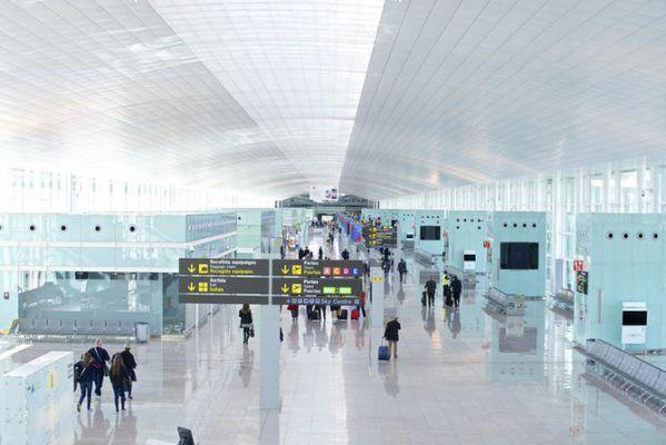 El Aeropuerto de El Prat pulveriza sus marcas: más de 27 millones de pasajeros en solo medio año
