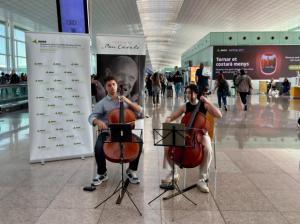 Más viajeros que nunca en el aeropuerto de El Prat: una partitura de récord que suena a ampliación