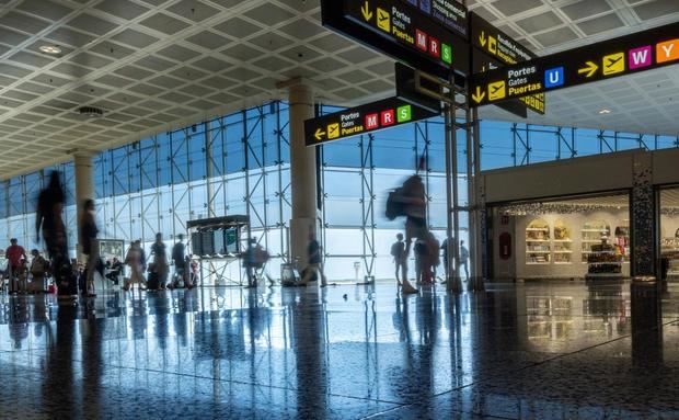 La recuperación de la operatividad del aeropuerto de El Prat se estanca