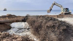 20.000 metros cúbicos de arena para salvar las playas de Gavà: Así se hace