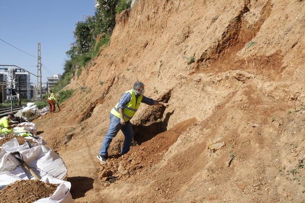 Hallados restos arqueológicos de cerámica griega y romana junto al puente de La Torrassa