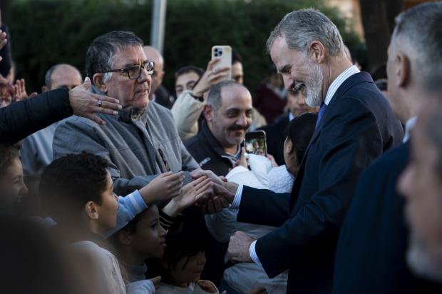 Felipe VI visita Sant Boi por los premios Princesa de Girona … y nadie grita “¡Viva el Rey!”