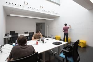 Sala VIE de la incubadora de Viladecans, otro de los apoyos al emprendimiento en el Baix Llobregat