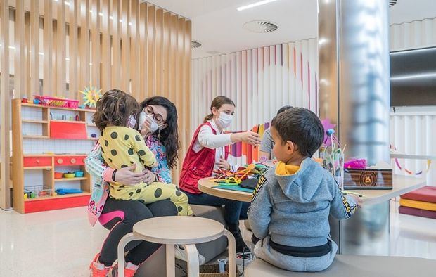 El Hospital Sant Joan de Déu estrena seis salas de juego repartidas en cada planta de hospitalización