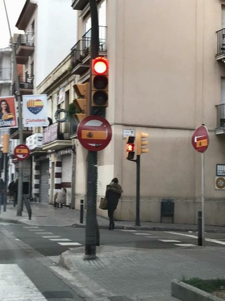 Jornada de reflexión: Guerra de símbolos en las señales de tráfico