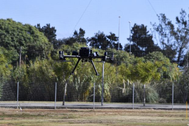 Un dron en pleno vuelo