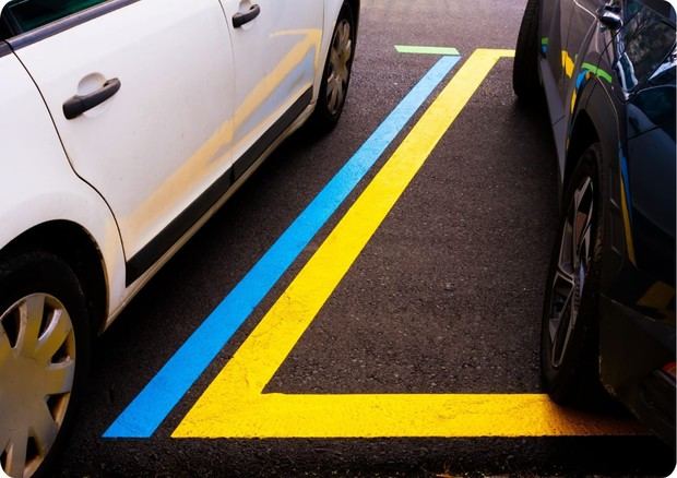 Pintado de aparcamientos en Corbera para el nuevo reglamento de estacionamiento