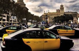 Los taxistas celebran esta tarde una asamblea para decidir si desconvocan la huelga