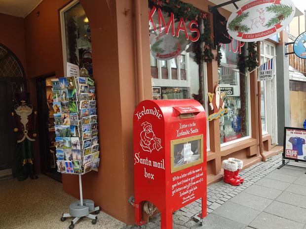 Típica tienda navideña en una de las principales avenidas de Reikiavik.