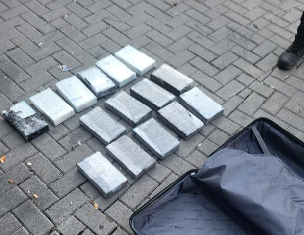 Tres detenidos en Castelldefels por tráfico de cocaína tras una operación conjunta de Mossos y Policía Local