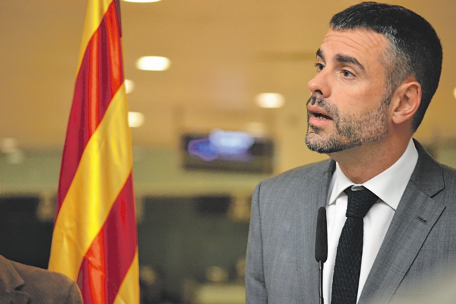 Santi Vila es planta i dóna un gir a la ‘guerra de l’aigua’