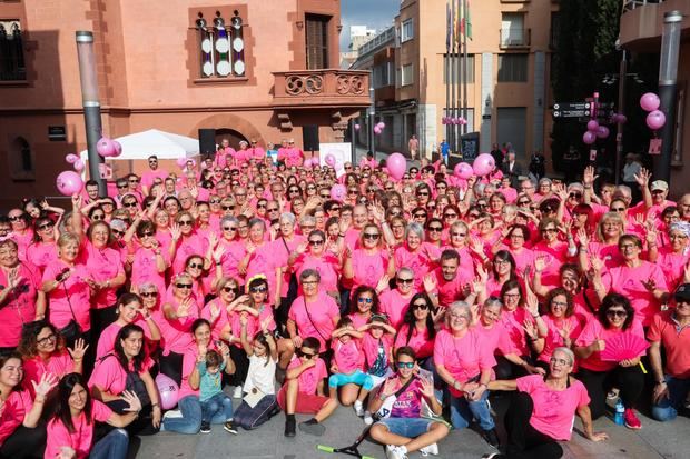 Imagen de la fiesta contra el cáncer celebrada en Viladecans en octubre del año pasado. 
FOTO: PEPA ÁLVAREZ / AJUNTAMENT DE VILADECANS