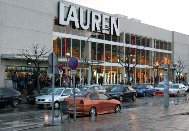 Viladecans saca a concurso la reforma de los antiguos cines Lauren