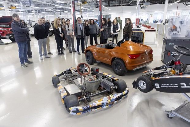 La nueva Escuela de Aprendices de SEAT, con una inversión de 3.4 millones de euros, ofrece cuatro ciclos formativos superiores