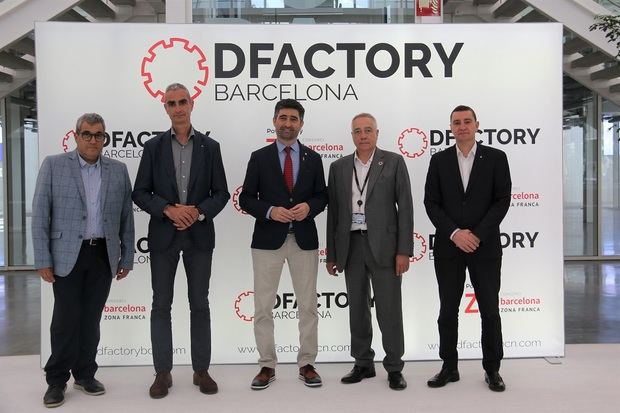 Puigneró visita las instalaciones de DFactory Barcelona