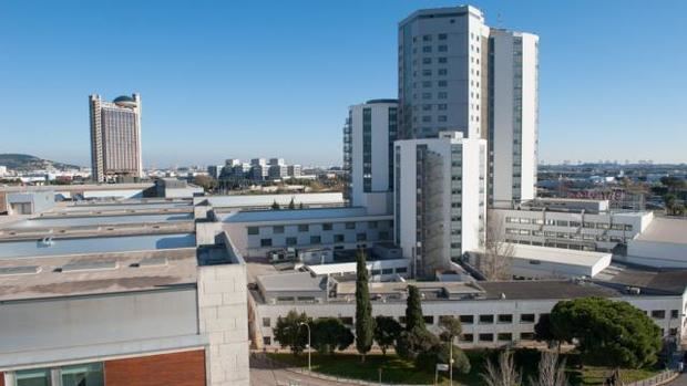 El Hospital de Bellvitge permite de nuevo la entrada de visitas restringidas a enfermos que no sufran el covid-19