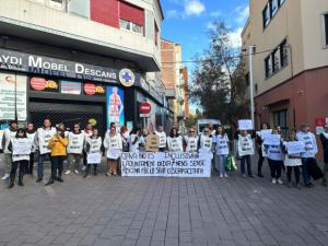 "Gavà no és inclusiva", el lema de la protesta contra la exclusión de niños con discapacidad