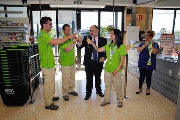 AKÍ Bricolatge arriba a Sant Feliu