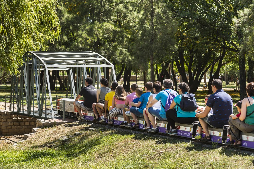 Concurrido trenet del parque Can Mercader