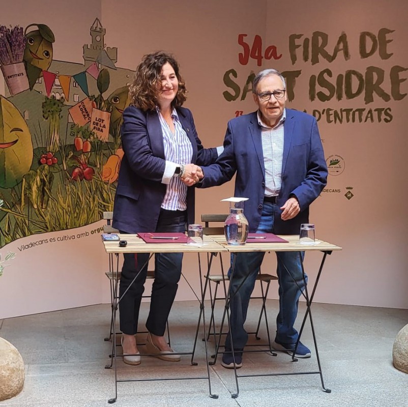 Olga Morales y Carles Faura tras la firma del acuerdo