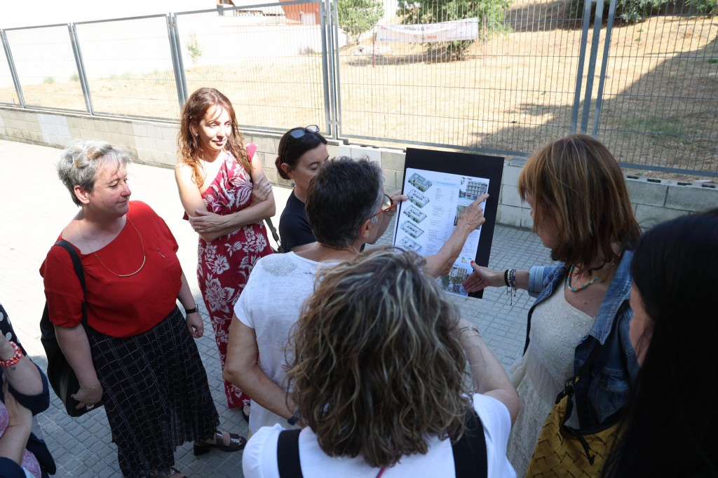 Visita institucional al terreno en el que se construirá el quinto CAP de Sant Boi, en el barrio Marianao-Poblet