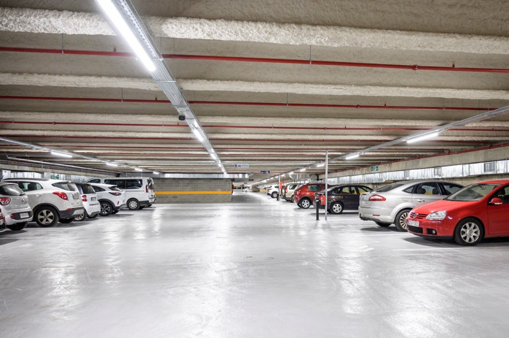 Aparcament d’enllaç de l’estació d’FGC de Sabadell Nord.