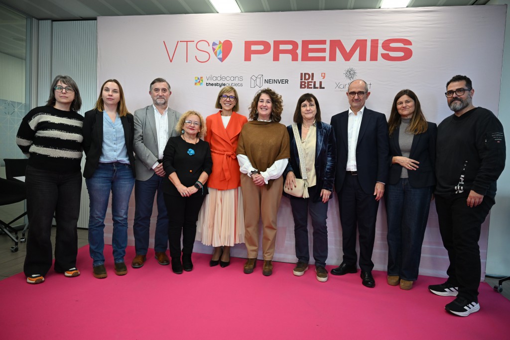 Bàrbara Lligadas, vicepresidenta y consejera de Salud del Consell Comarcal del Baix Llobregat; Olga Reyes, teniente de alcaldía de Salud e inclusión de Viladecans; Miguel Ángel Souto, director de Innovación y Desarrollo de Negocio de IDIBELL; Encarna García, teniente de alcaldía de Sostenibilidadde Viladecans; María Jesús Montesinos, gerente de Viladecans The Style Outlets; Olga Morales, alcaldesa de Viladecans; Montserrat Llavayol, subdirectora general de Investigación e innovación de la Consellería de Salud; Gabriel Capellá, director de IDIBELL; Joana Sánchez, teniente de alcaldía de Empresas y Turismo de Viladecans; y Ramon Espejo, regidor de Salud y Consumo de Viladecans