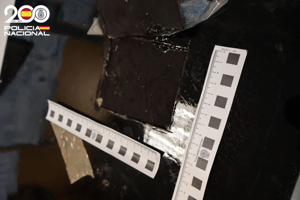 La droga oculta en el interior de los cuadros