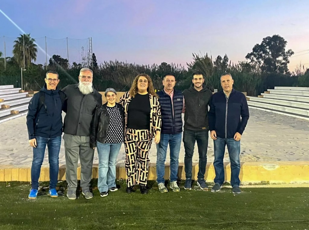 Inauguració de les noves pistes de Can Torelló amb la presència de Jaime Sierra (Club Voleibol Gavà) i Maribel Zamora (Federació Catalana de Vòlei)