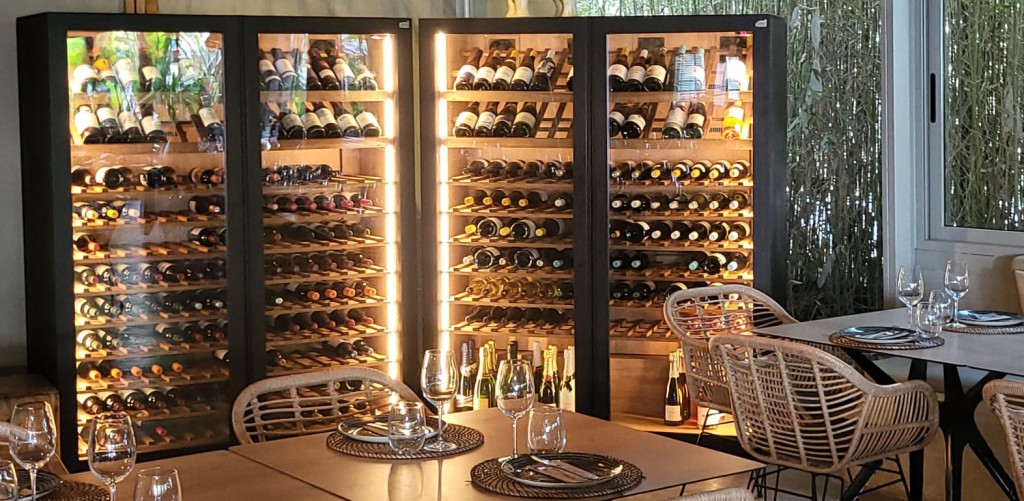 Interior del Mamut Beach Club