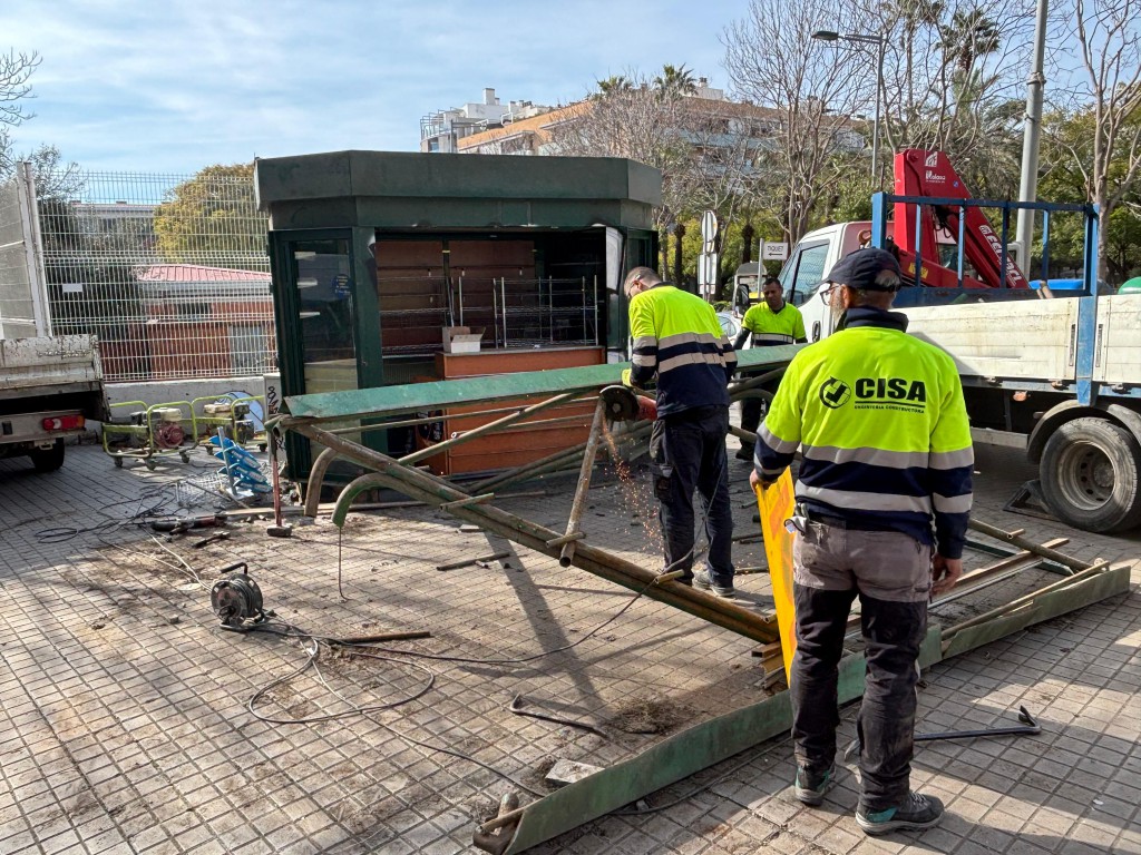 El emblemático quiosco de la esquina de la avenida del Carrilet con la calle Aprestadora