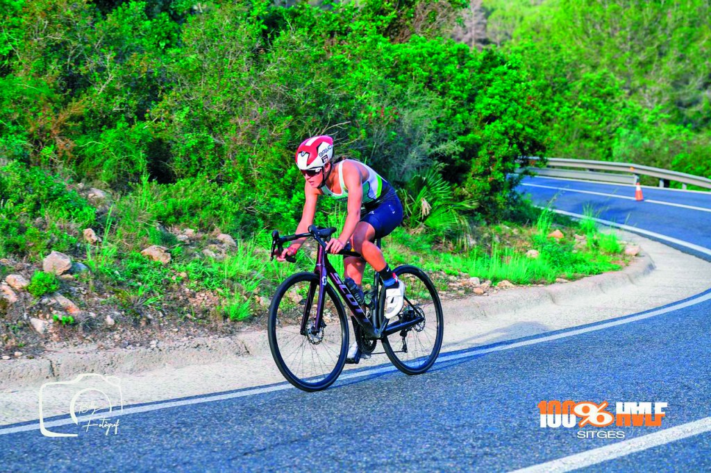 Gispert-L'Espluguenca competint a Sites en la seva etapa de triatleta (2023).