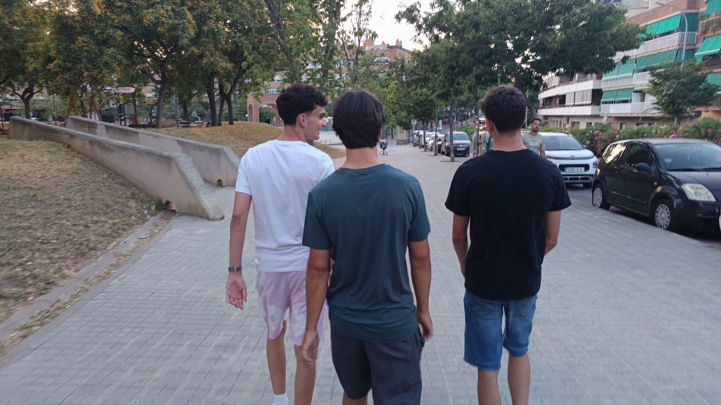  El parque de la Bóbila de Sant Boi, lugar de encuentro de este grupo de adolescentes de la ciudad en su tiempo libre