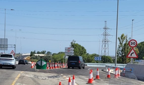 Acceso repentino hacia la C-31C y el polígono Salines