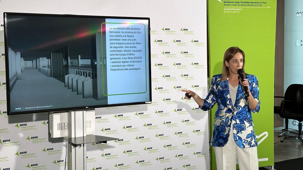Eva Valenzuela explicando este viernes el proyecto