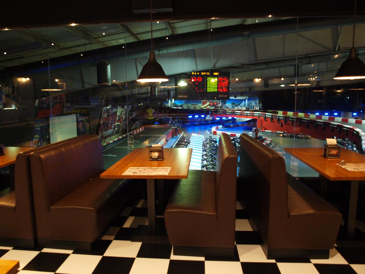 Kàrting Indoor Barcelona, un espai d’oci a Sant Feliu El Llobregat